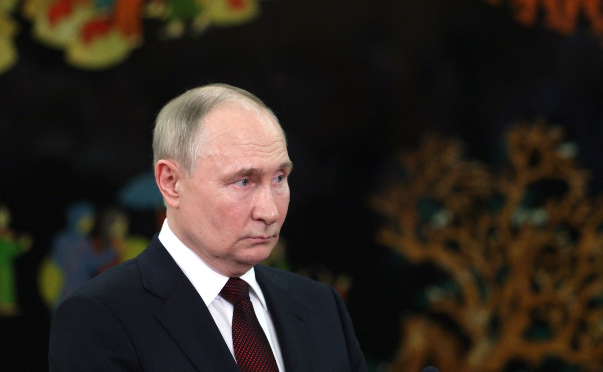 Путин рассказал о достаточно быстрых темпах восстановления ЛНР
