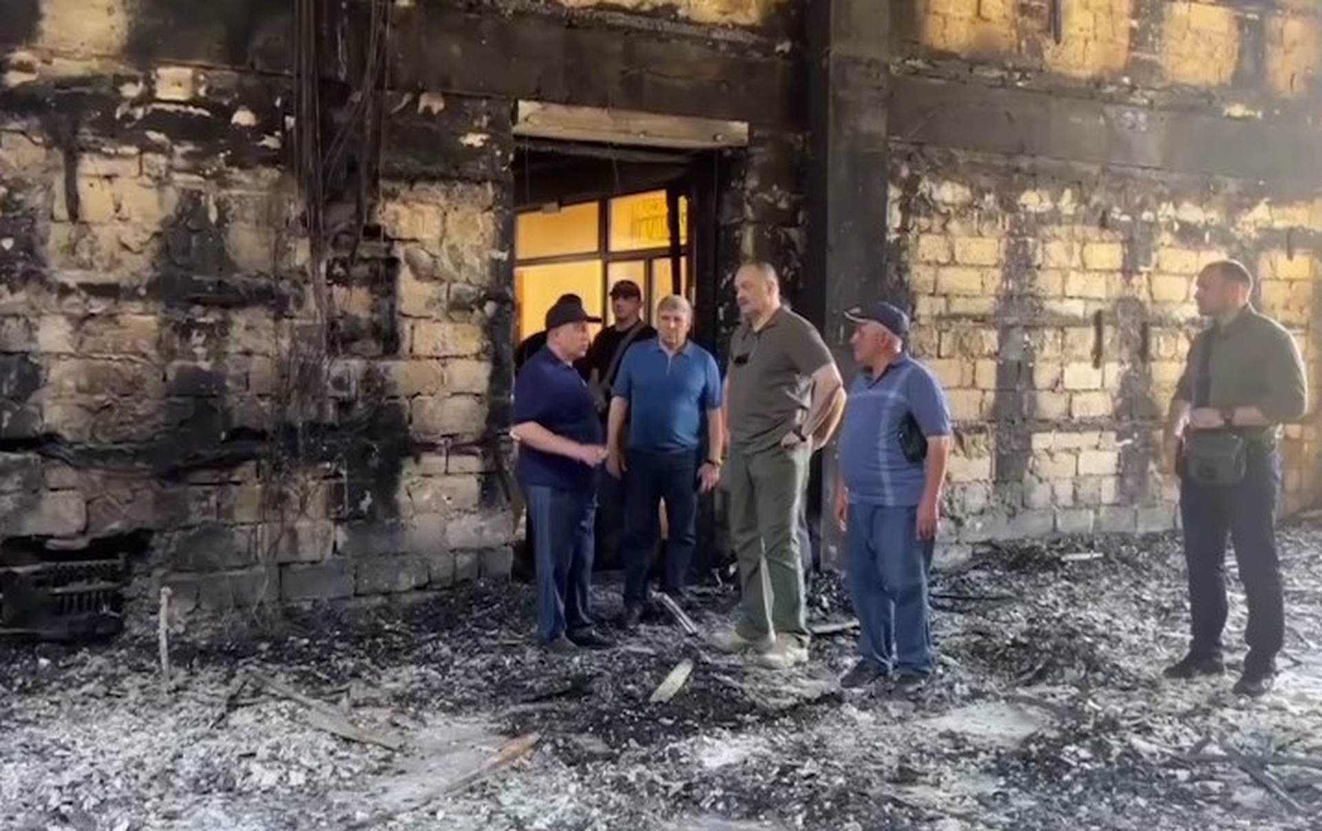 Стало известно, что напавшие на церкви и синагоги в Дагестане также планировали нападение на шиитскую мечеть