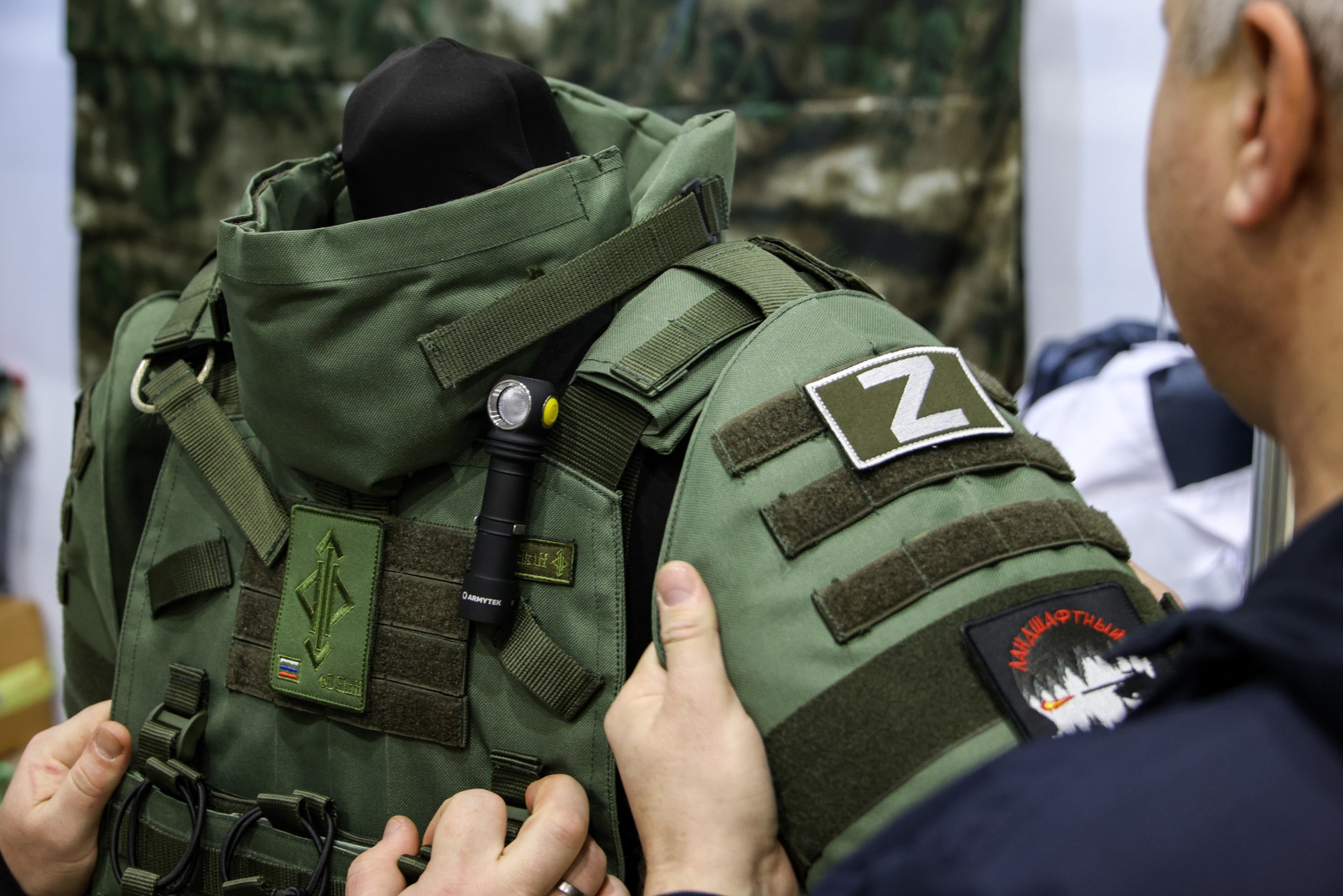 В Госдуме призвали запретить закупки военной формы за рубежом