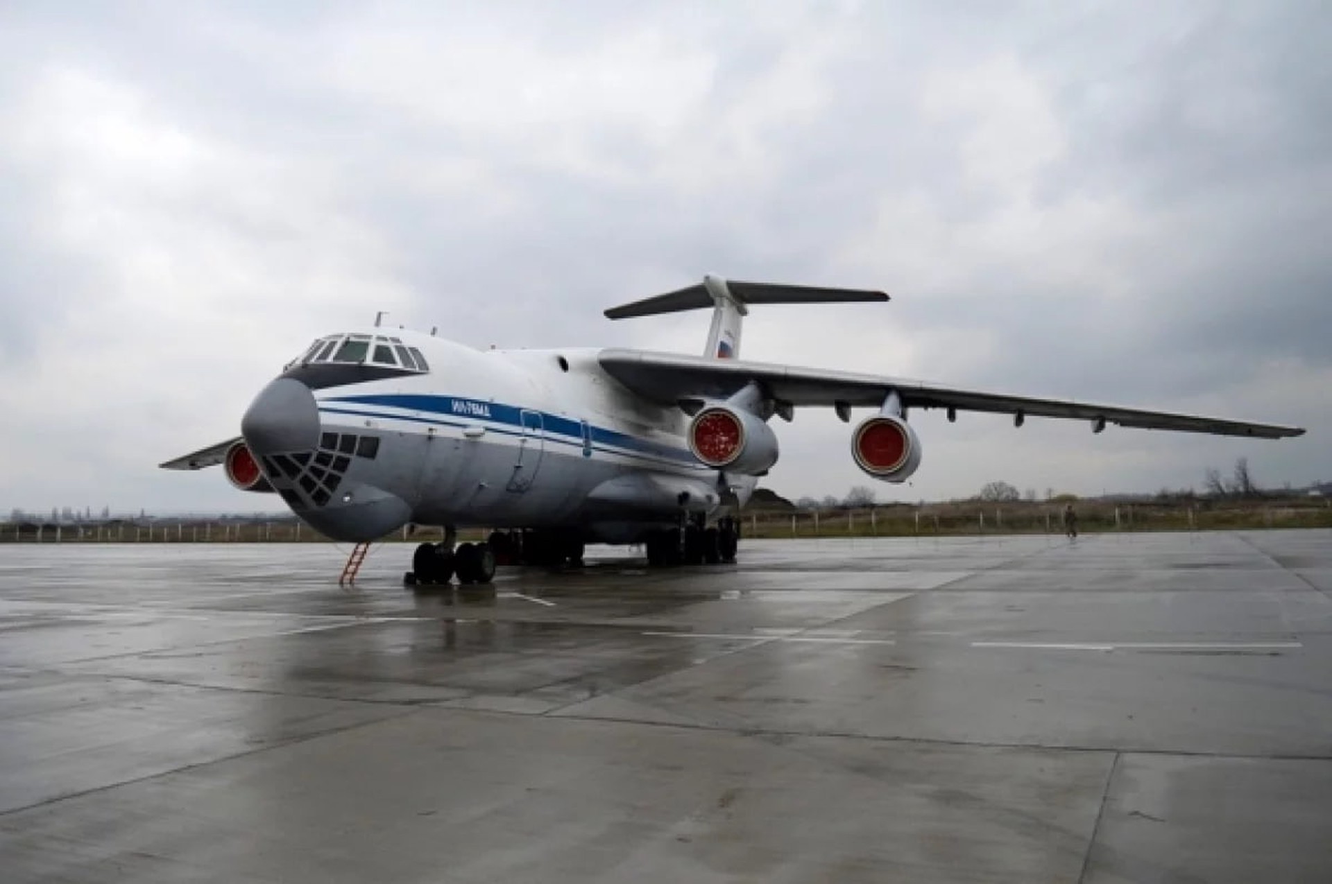 Ил-76 с освобождёнными из украинского плена военными ВС России прилетел в Москву