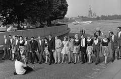 Фото © ТАСС / СССР. Ленинград. 20 июня 1968 г. Выпускники на прогулке на стрелке Васильевского острова
