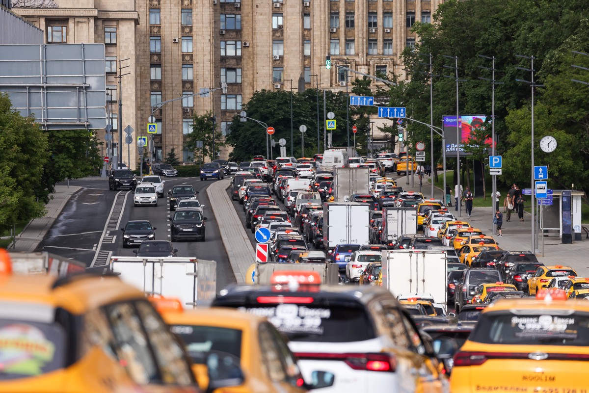 В совете при Минтрансе предложили создать жилые районы с запретом на движение авто