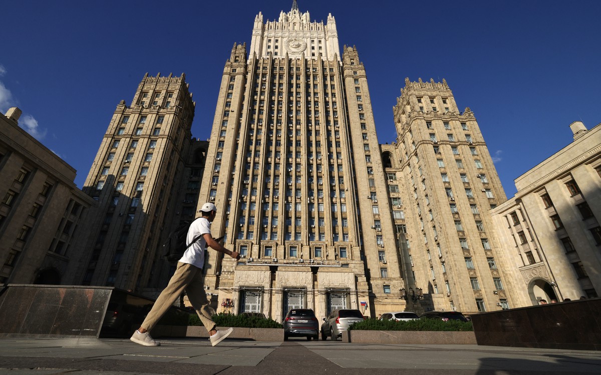 МИД РФ возмутило требование Японии вернуть подаренный «Золотой павильон»