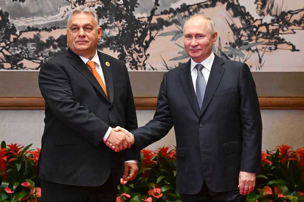 Песков рассказал, сколько продлятся переговоры Путина и Орбана