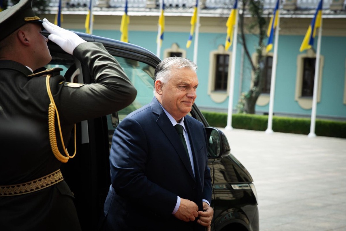 Орбан анонсировал ещё несколько «неожиданных» визитов