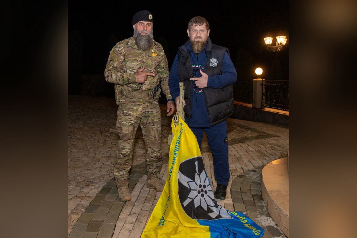 Кадыров показал трофей из зоны СВО