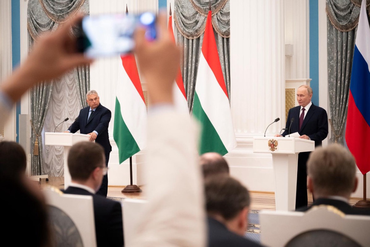 Орбан ответил на критику Борреля: «Брюссельский бред»
