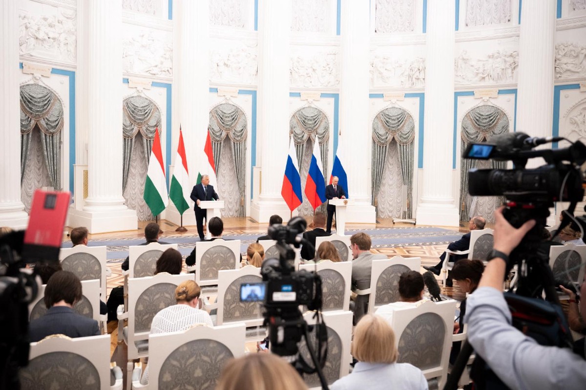 Орбан: Визит в Москву продиктован интересами мира и Венгрии