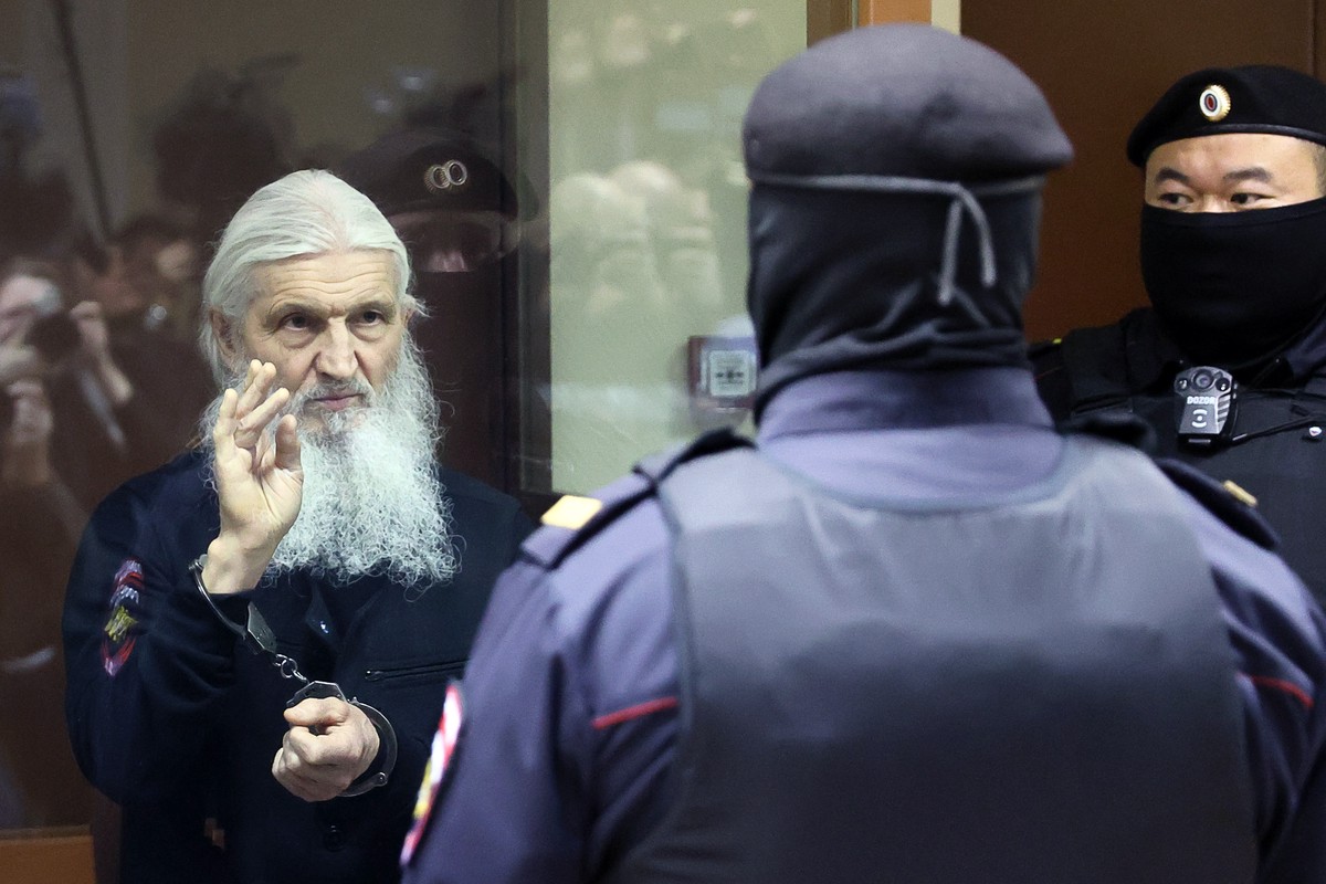 Бывший схиигумен Сергий попросил Путина о помиловании