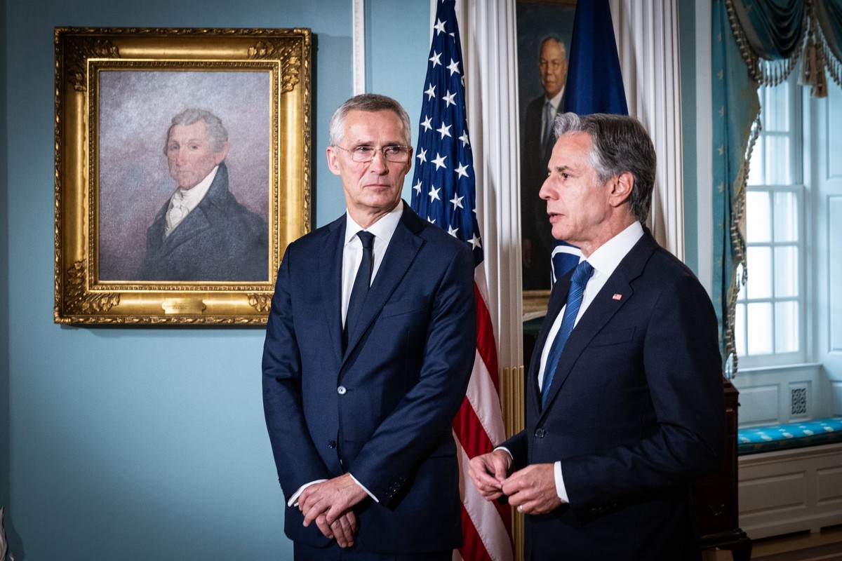 Блинкен: США и союзники прямо сейчас направляют Киеву истребители F-16