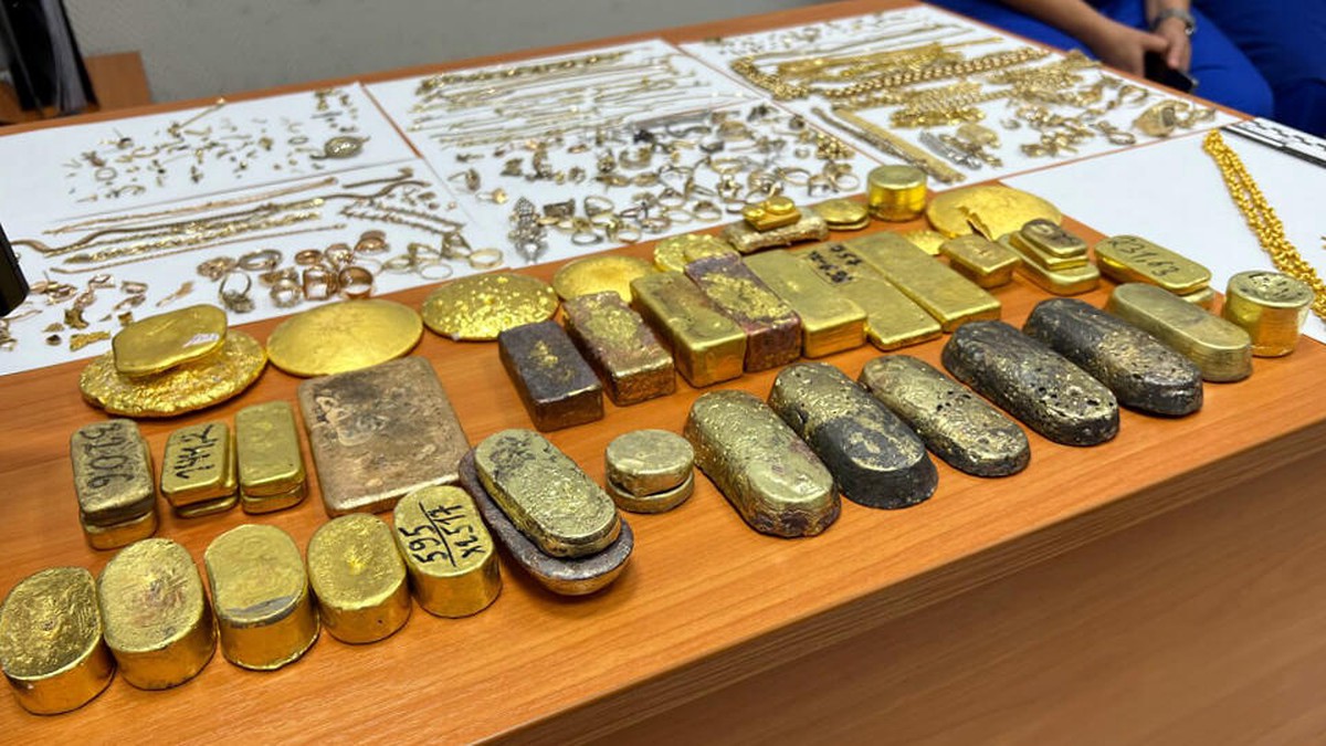 В Махачкале задержали мужчину, пытавшегося вывезти 54 слитка золота