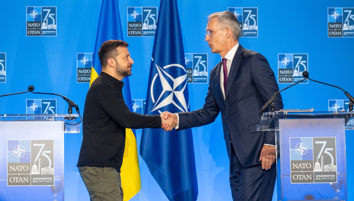 СМИ: В США и Европе призывают Запад положить конец надеждам Украины вступить в НАТО