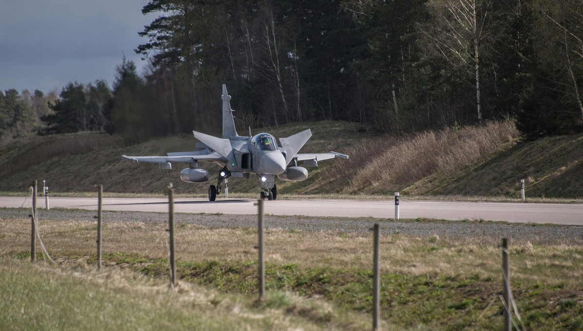 Украина и Швеция ведут переговоры о предоставлении Киеву истребителей Gripen