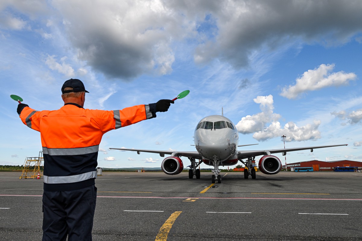 Заслуженный лётчик назвал три возможные причины крушения Sukhoi Superjet 100 под Коломной