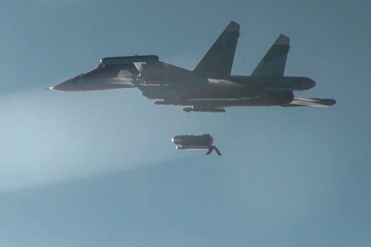Минобороны РФ: Су-34 в Курской области разбомбили живую силу и технику ВСУ