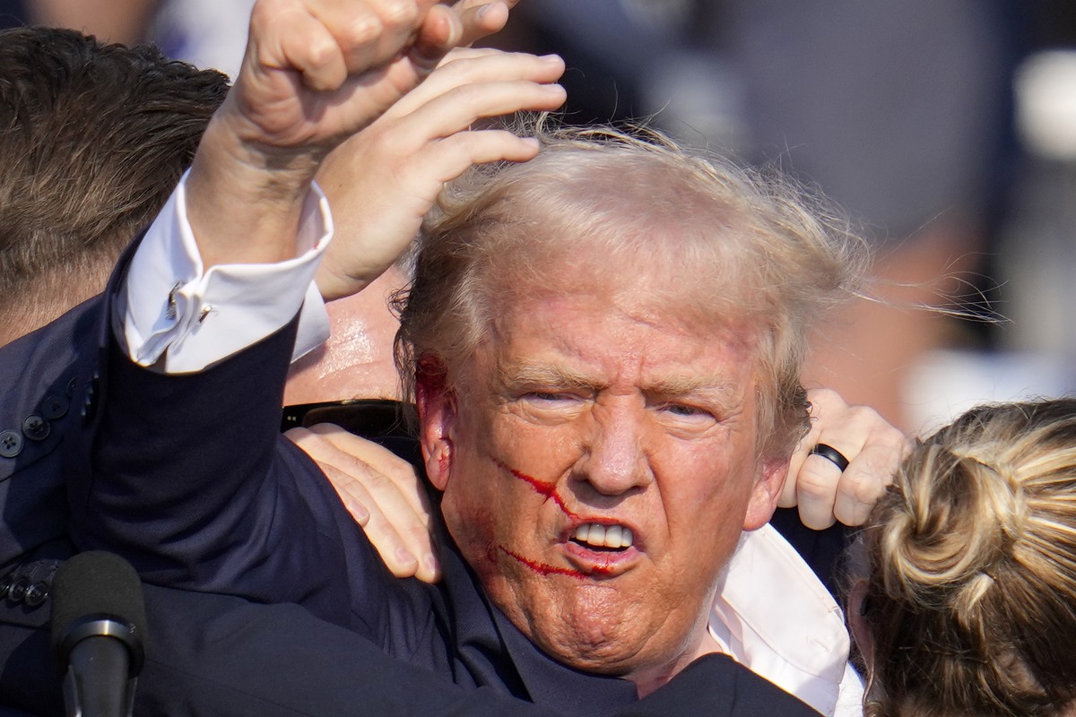 Сийярто считает, что в Трампа стреляли из-за его позиции за урегулирование конфликта