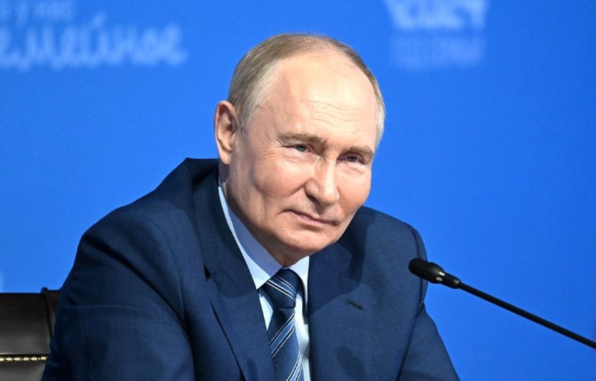 Путин в обращении к вернувшимся россиянам: Родина о вас ни на минуту не забывала