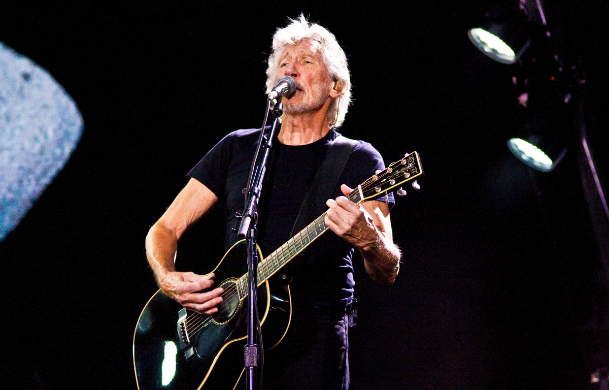 Медведев пригласил экс-фронтмена Pink Floyd Уотерса выступить перед бойцами СВО