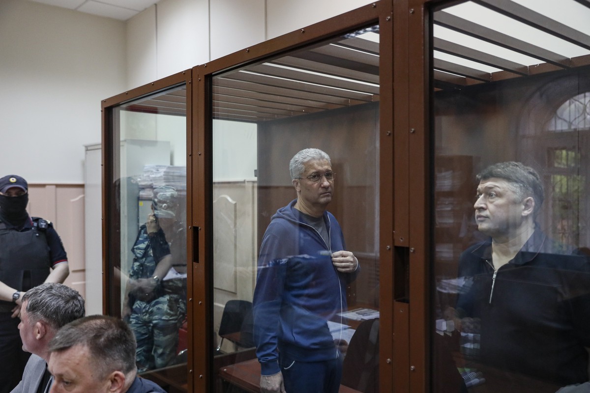 Экс-замминистра обороны Иванов попросил отпустить его из-под стражи