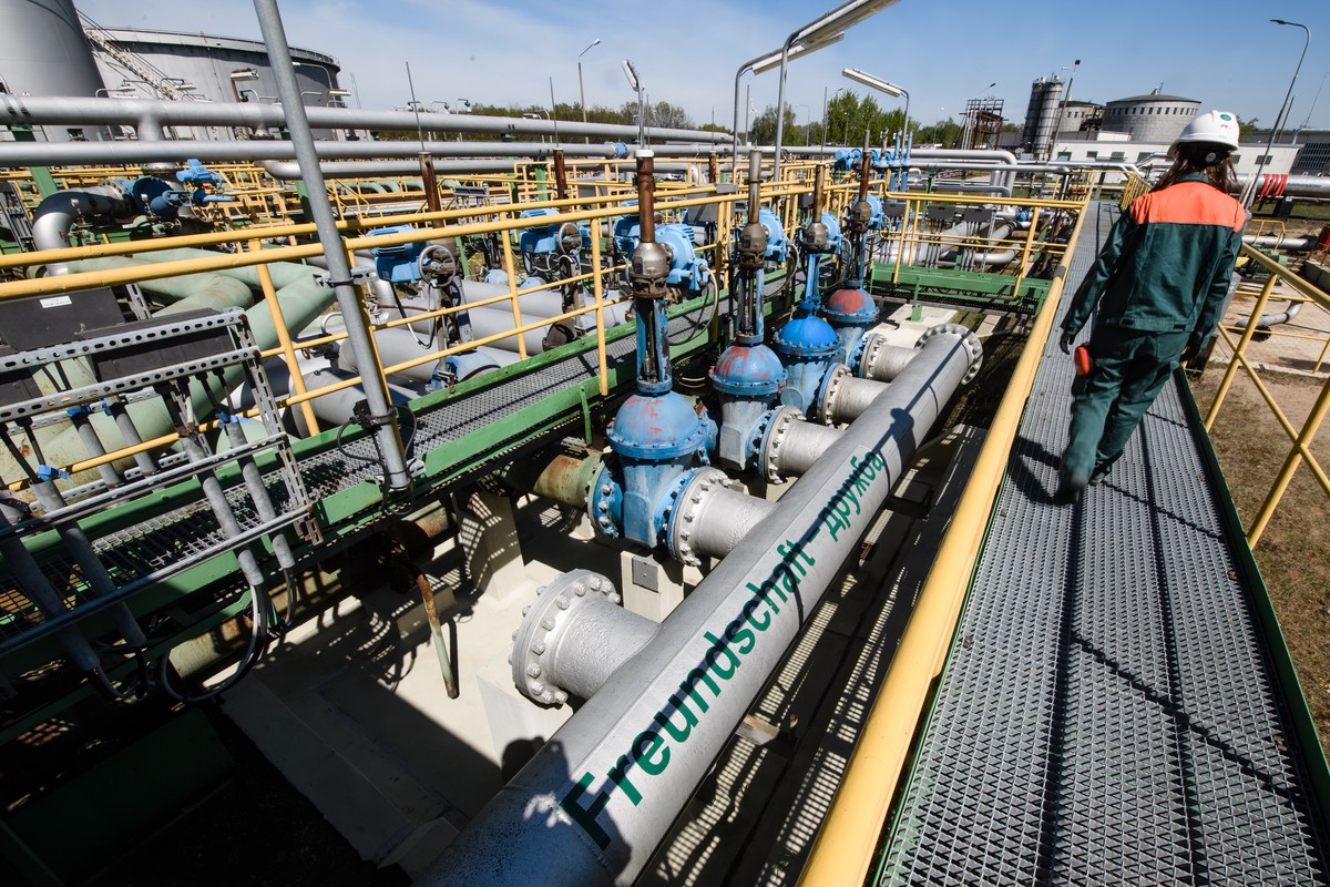 Еврокомиссия изучает факты о прекращении Киевом прокачки нефти в Венгрию и Словакию