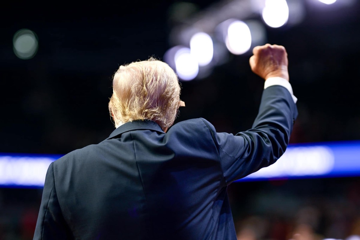 Медведев: Трамп не снимет санкции в случае победы на выборах