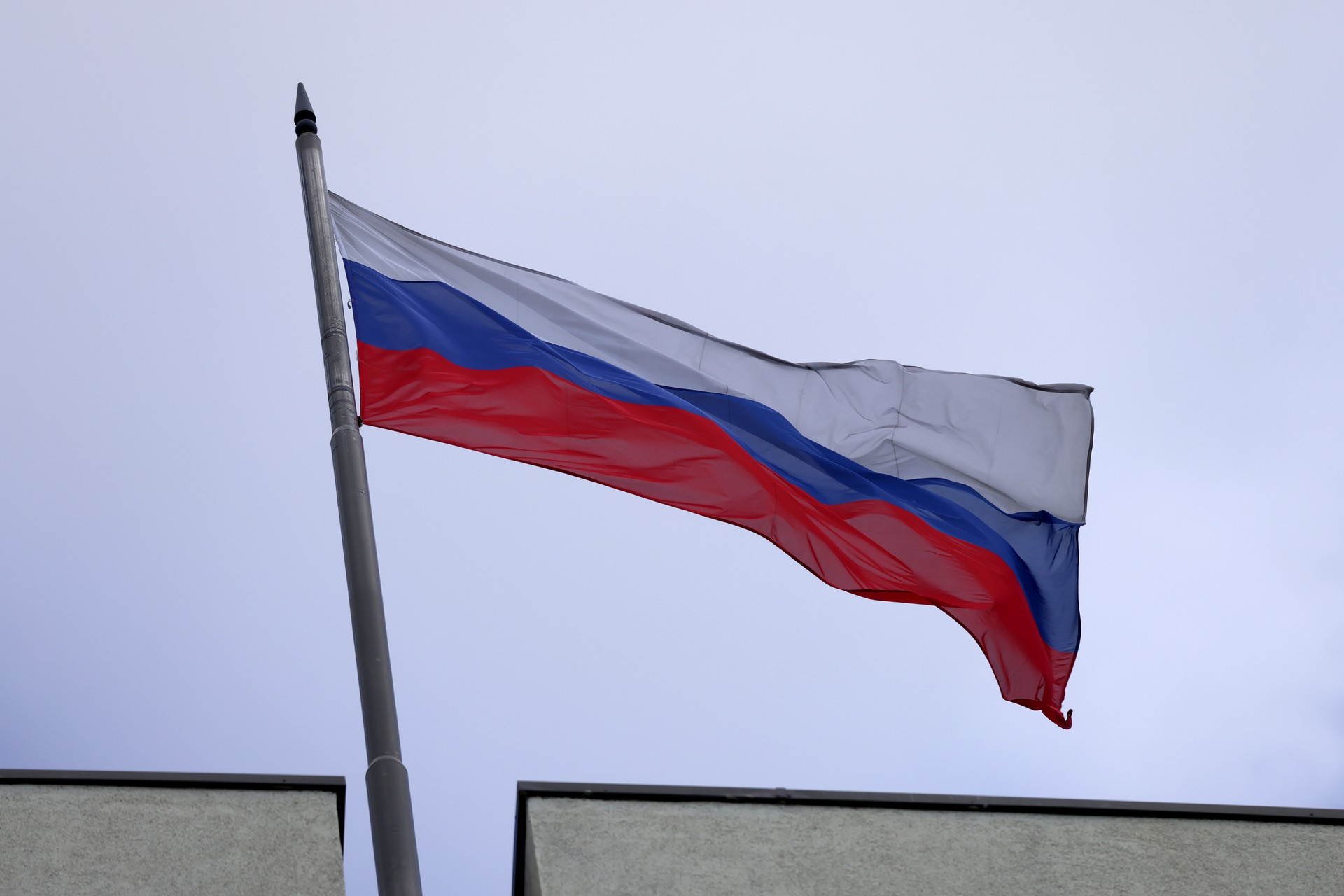 Российские военные подняли флаги над Константиновкой