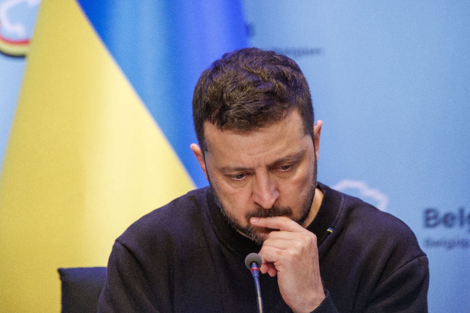 Паны трещат: зачем в Киеве заговорили о сдаче территорий