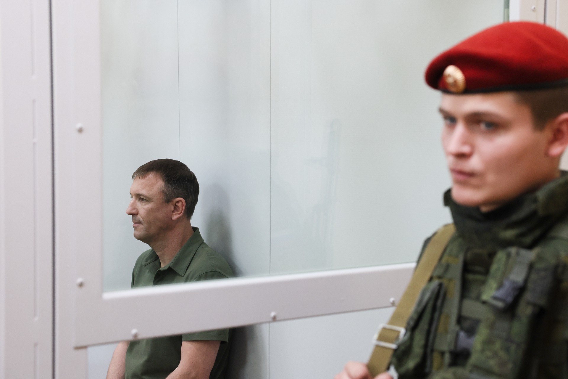 Защита генерала Попова попросила завести дело о госизмене на неустановленных лиц