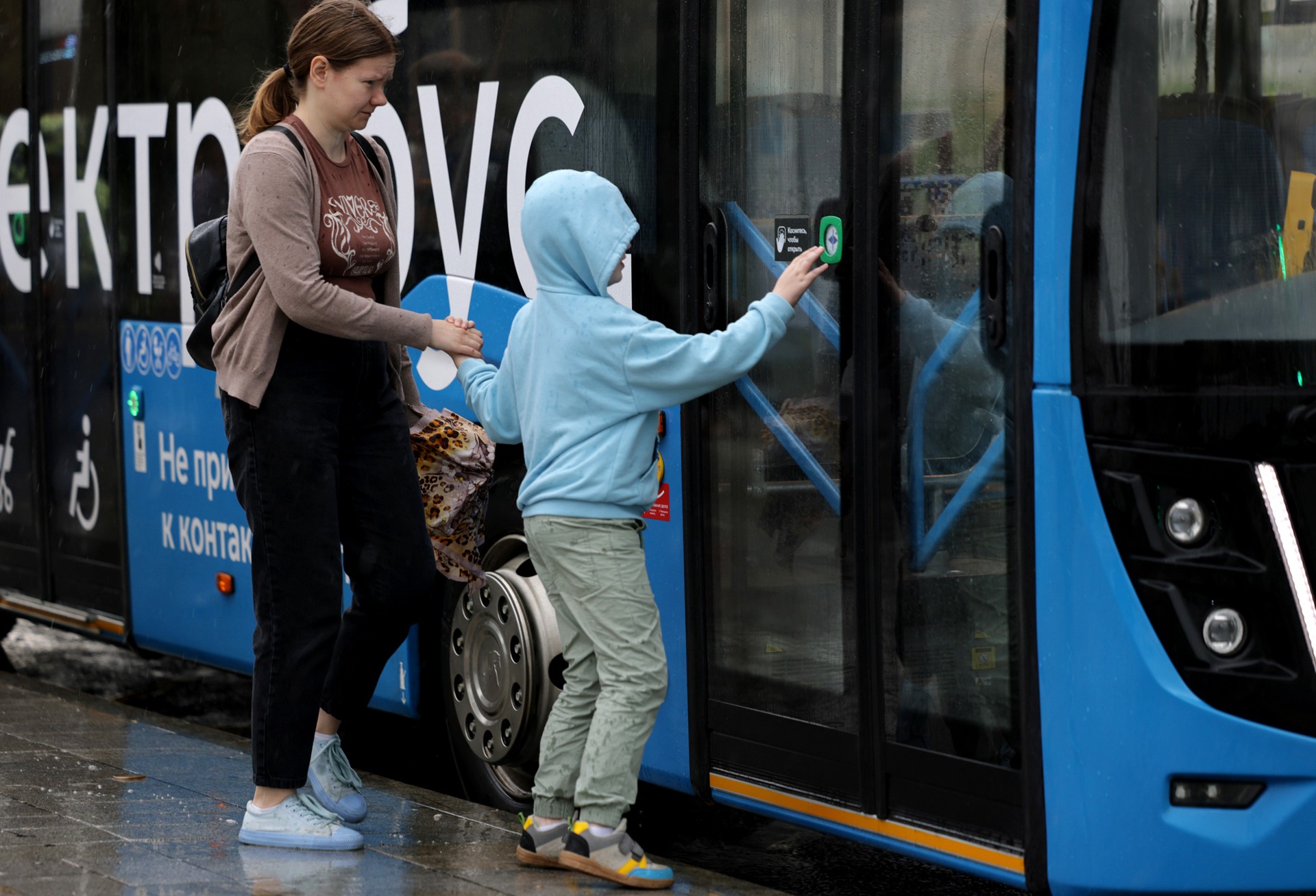 В России предложили поощрять школьников-отличников бесплатным проездом в транспорте