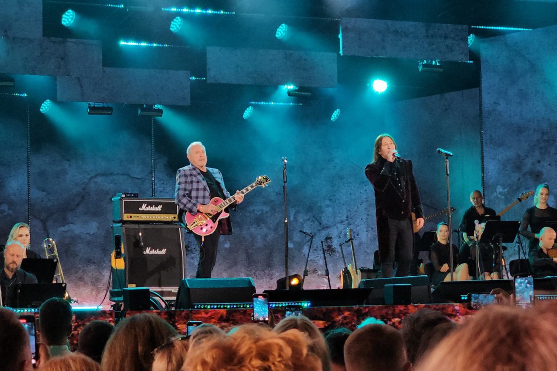 Стало известно, где иноагенты планируют подзаработать в новогодние праздники