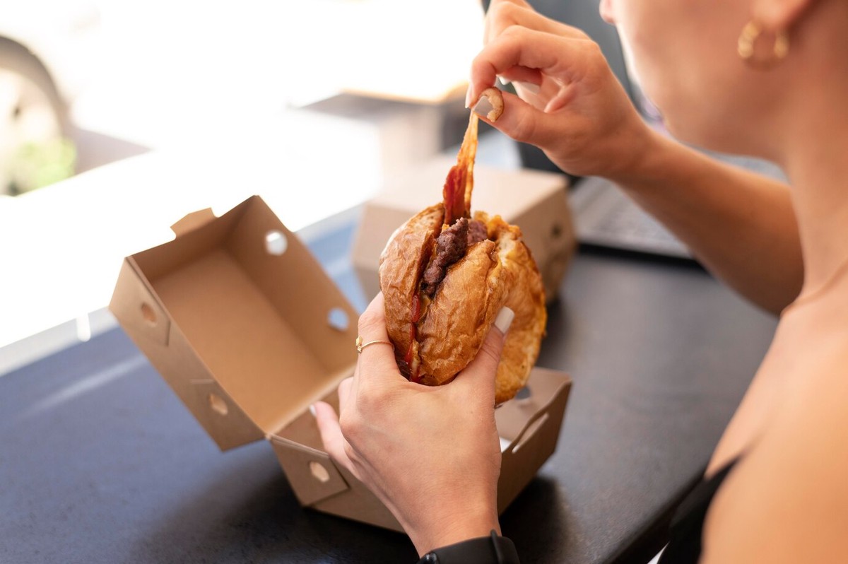 Британские ученые опровергли миф о переедании из-за ультраобработанных продуктов