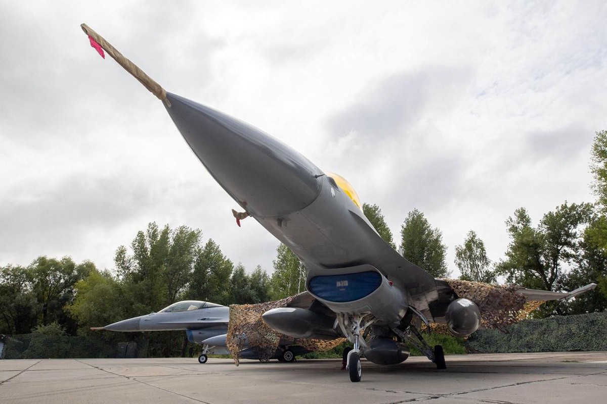InfoBRICS: Гибель пилота F-16 оказалась для Украины серьёзной потерей