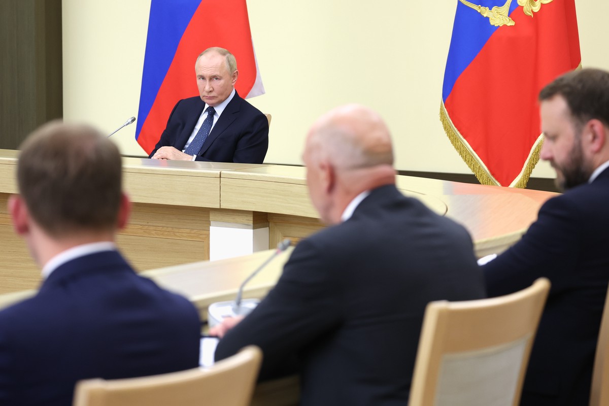 Путин поговорил с министром финансов Силуановым о поездке в Крым на мотоцикле