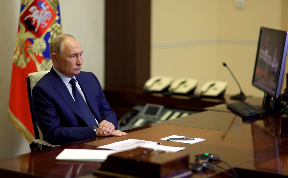 Путин проводит встречу с врио губернатора Курской области