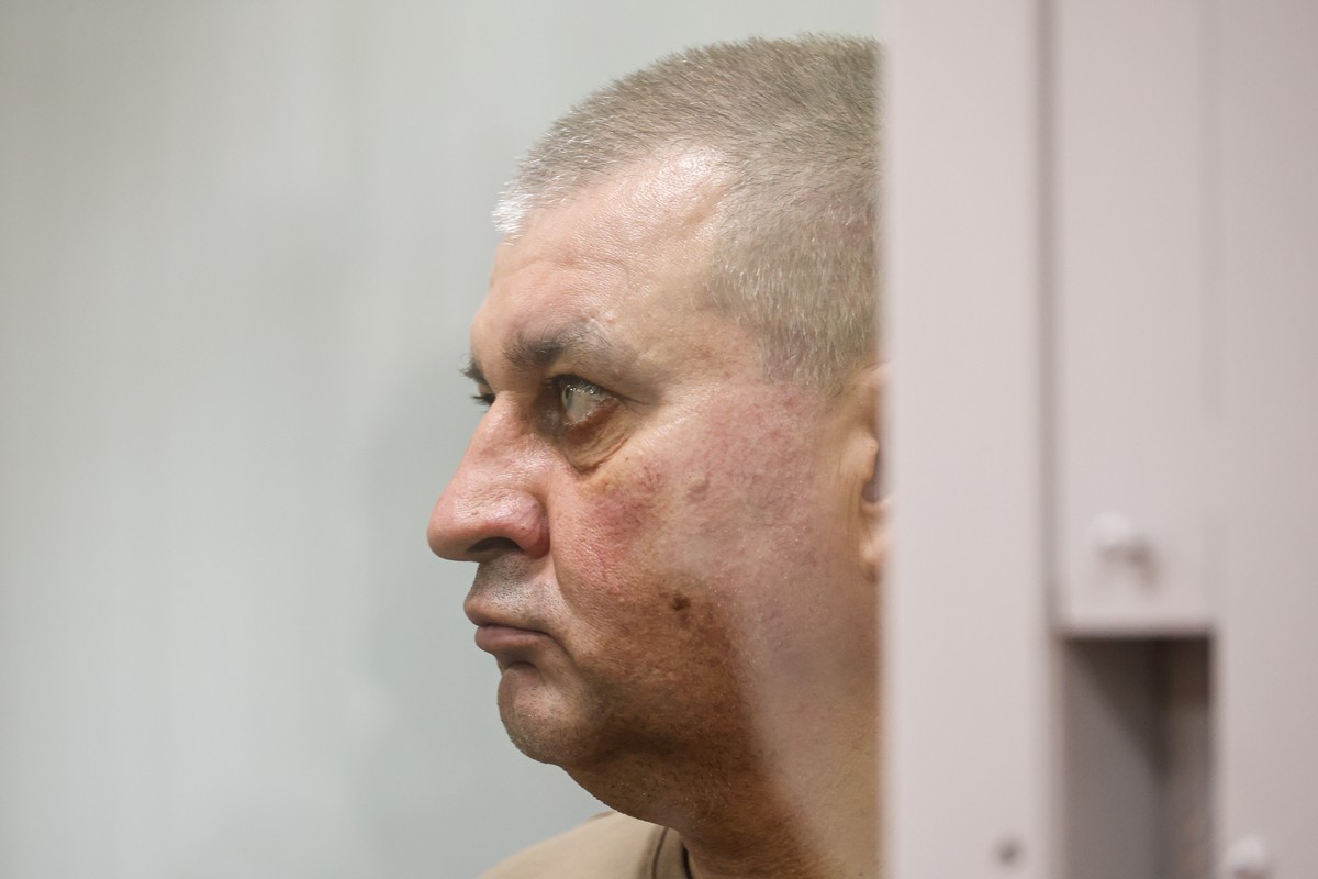 Суд оставил в СИЗО генерала Шамарина, частично признавшего вину