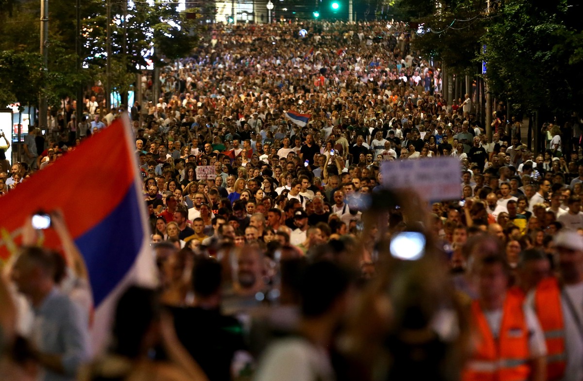 В Белграде начались массовые протесты