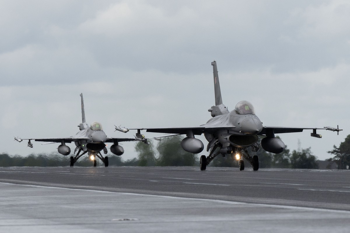 МИД: Россия озабочена сообщениями о передаваемых Украине F-16 в Молдавии