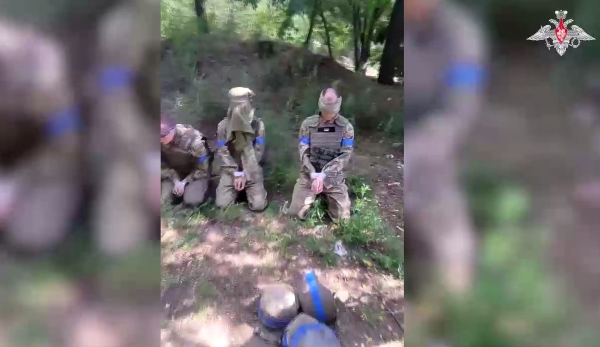 Минобороны: ВС РФ взяли в плен 18 бойцов ВСУ в Курской области