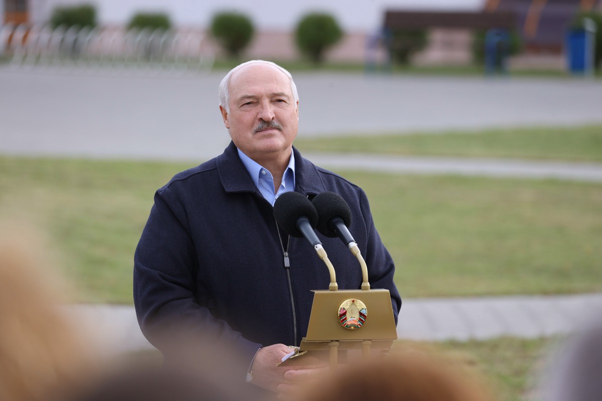 Лукашенко заявил, что провёл непростые переговоры с представителями стран Запада