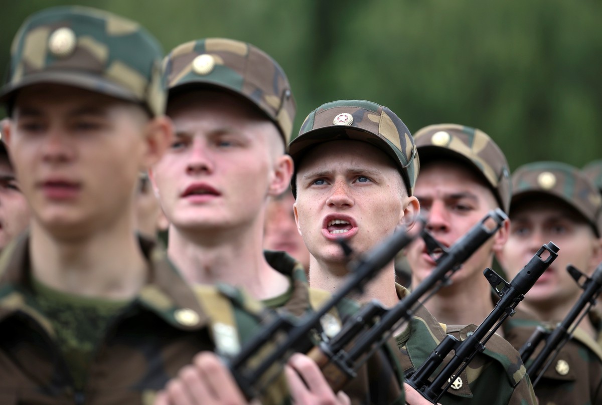 Белоруссия ответила Украине на призыв отодвинуть войска от границы