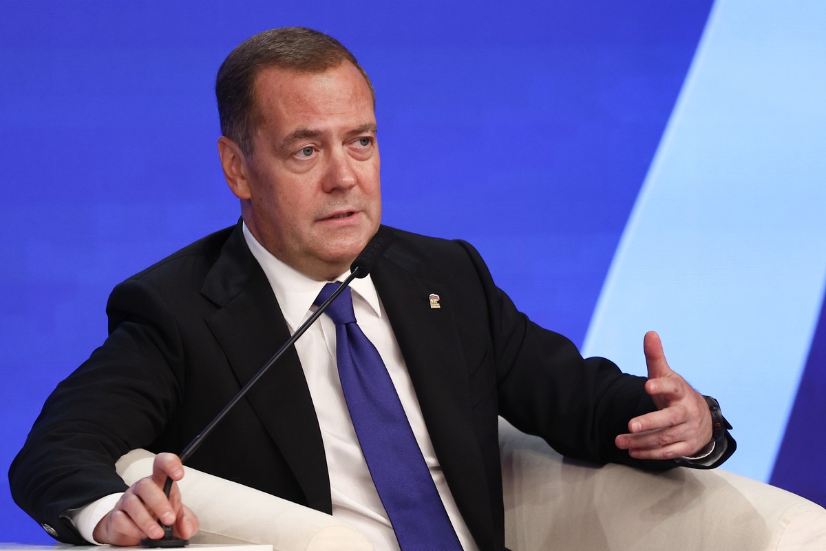 Медведев: Россия чуть не угодила в переговорный капкан