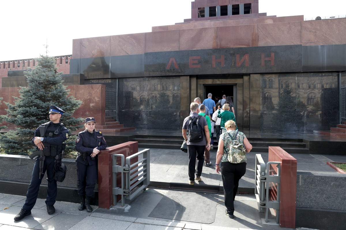 В Госдуме рассказали, когда могут перезахоронить тело Ленина