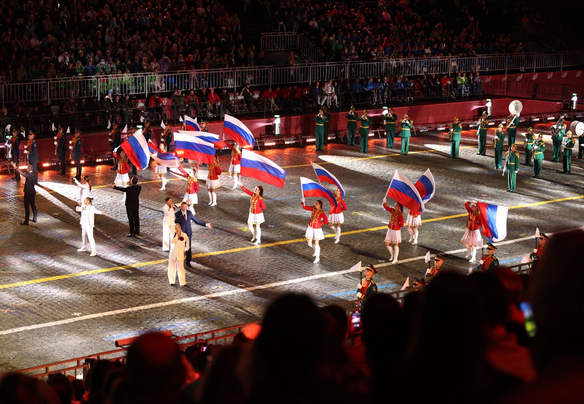 «Спасскую башню» неожиданно перенесли