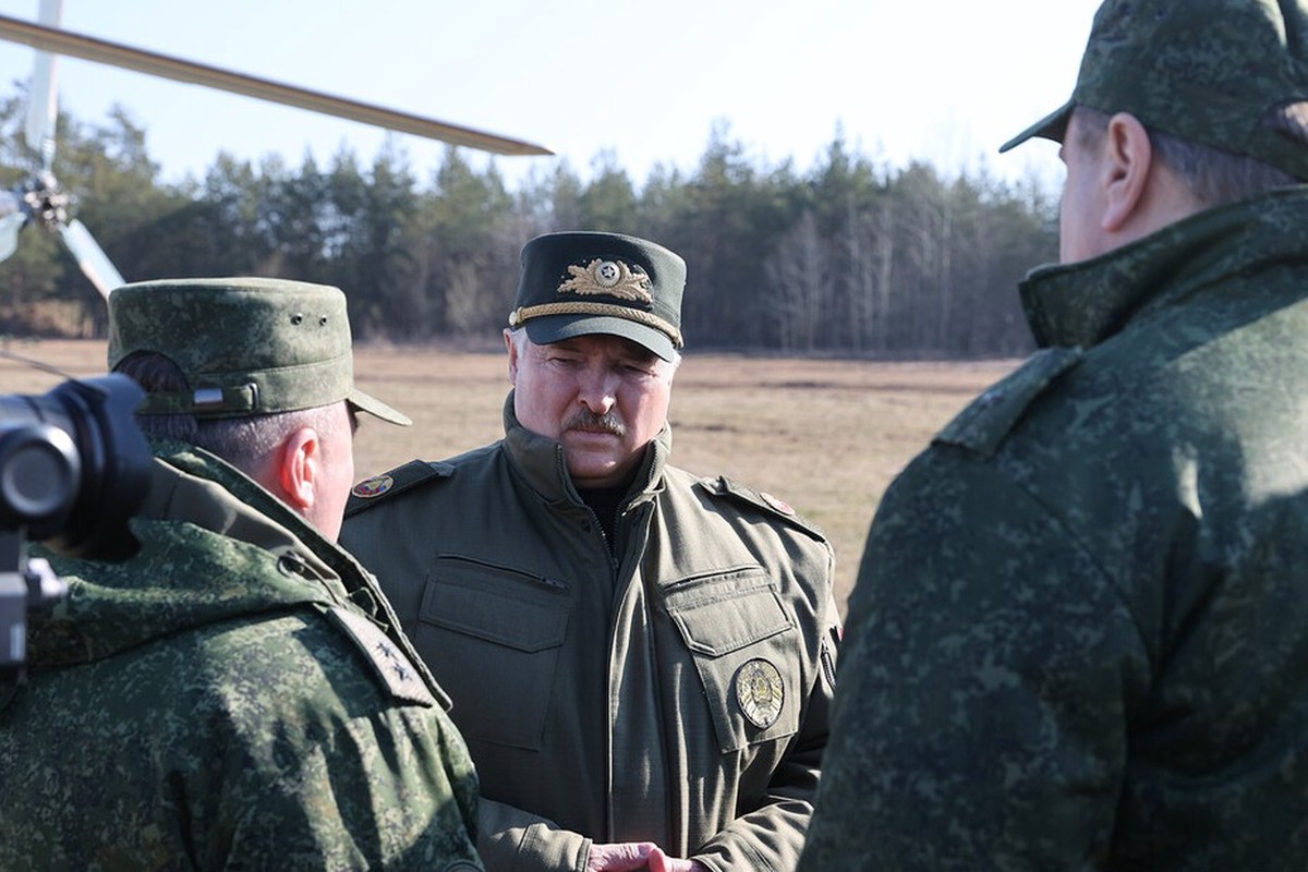 Лукашенко: Украине не нужно влезать в Белоруссию