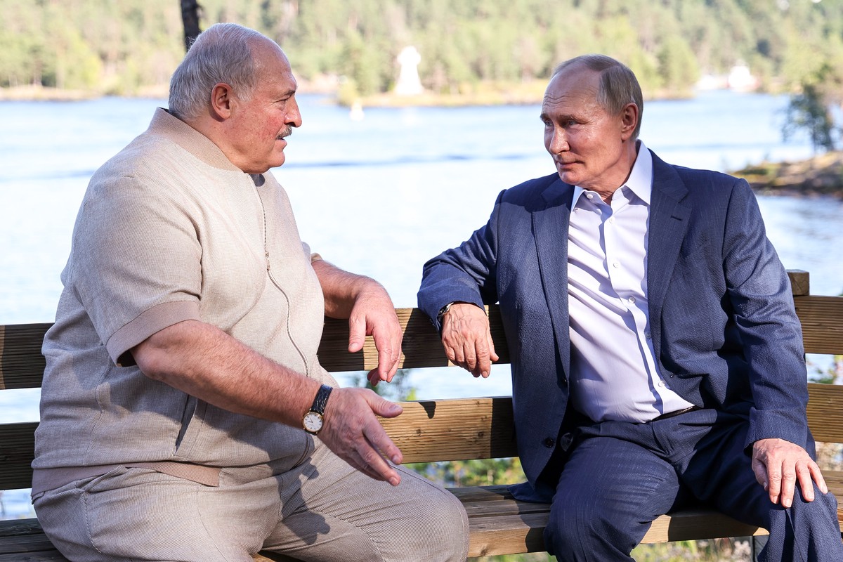 Сосед Лукашенко рассказал, как к президенту Белоруссии приезжал Путин