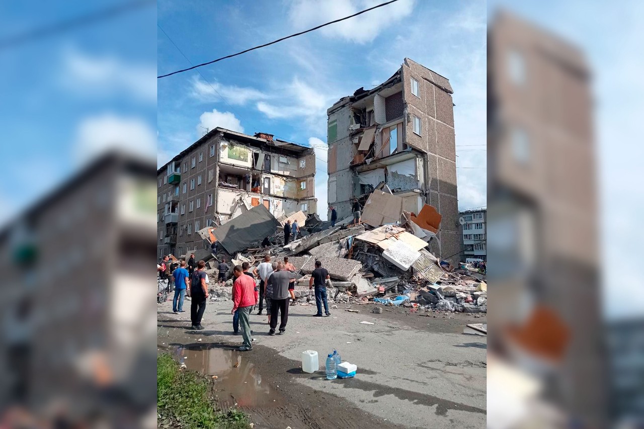 Из-под завалов после обрушения подъезда в Нижнем Тагиле спасли трёх человек