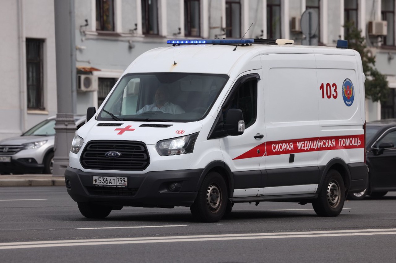Мужчина тяжело пострадал при ударе дрона ВСУ по рабочим в ЛНР
