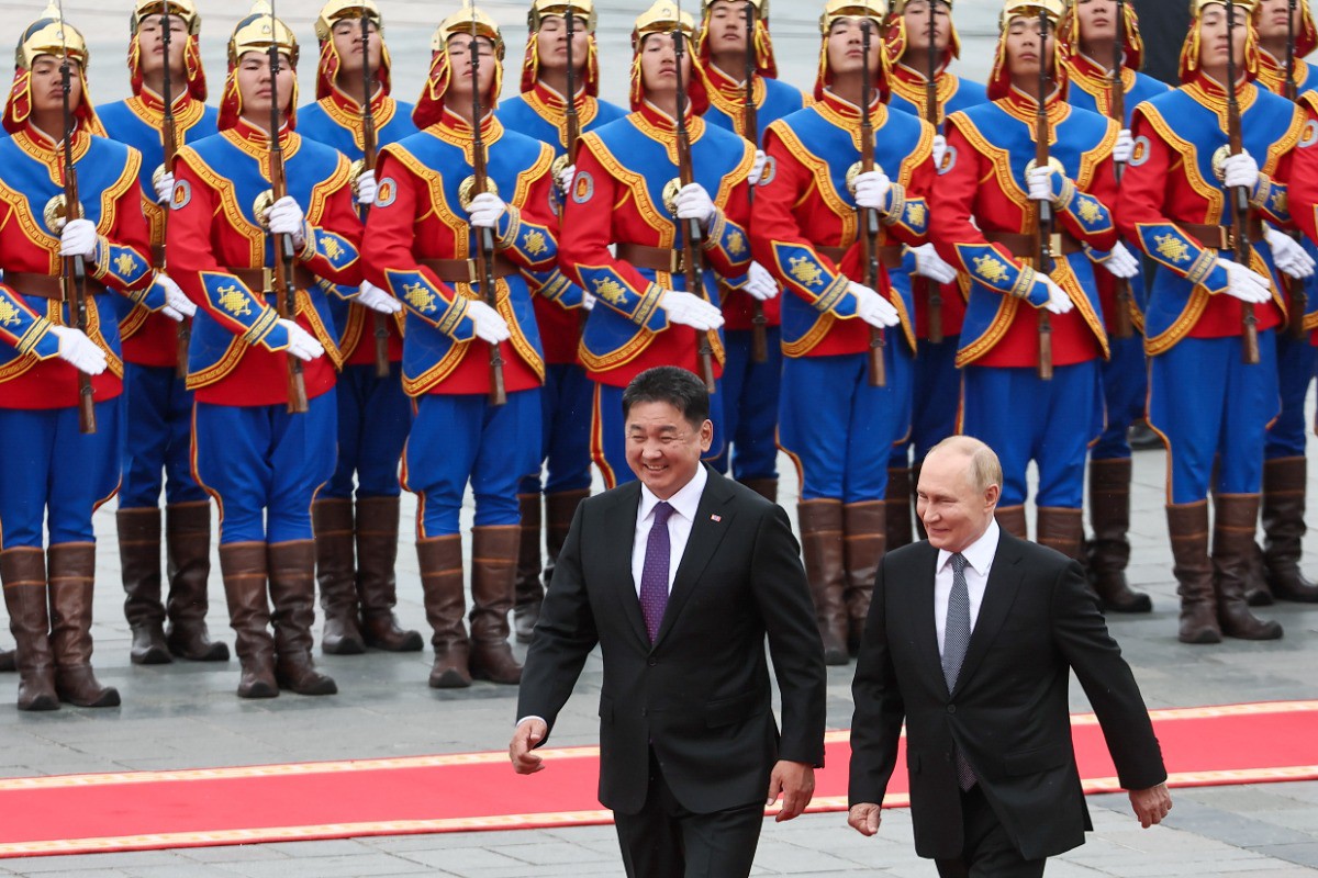 Путин прибыл на переговоры с президентом Монголии в Улан-Баторе