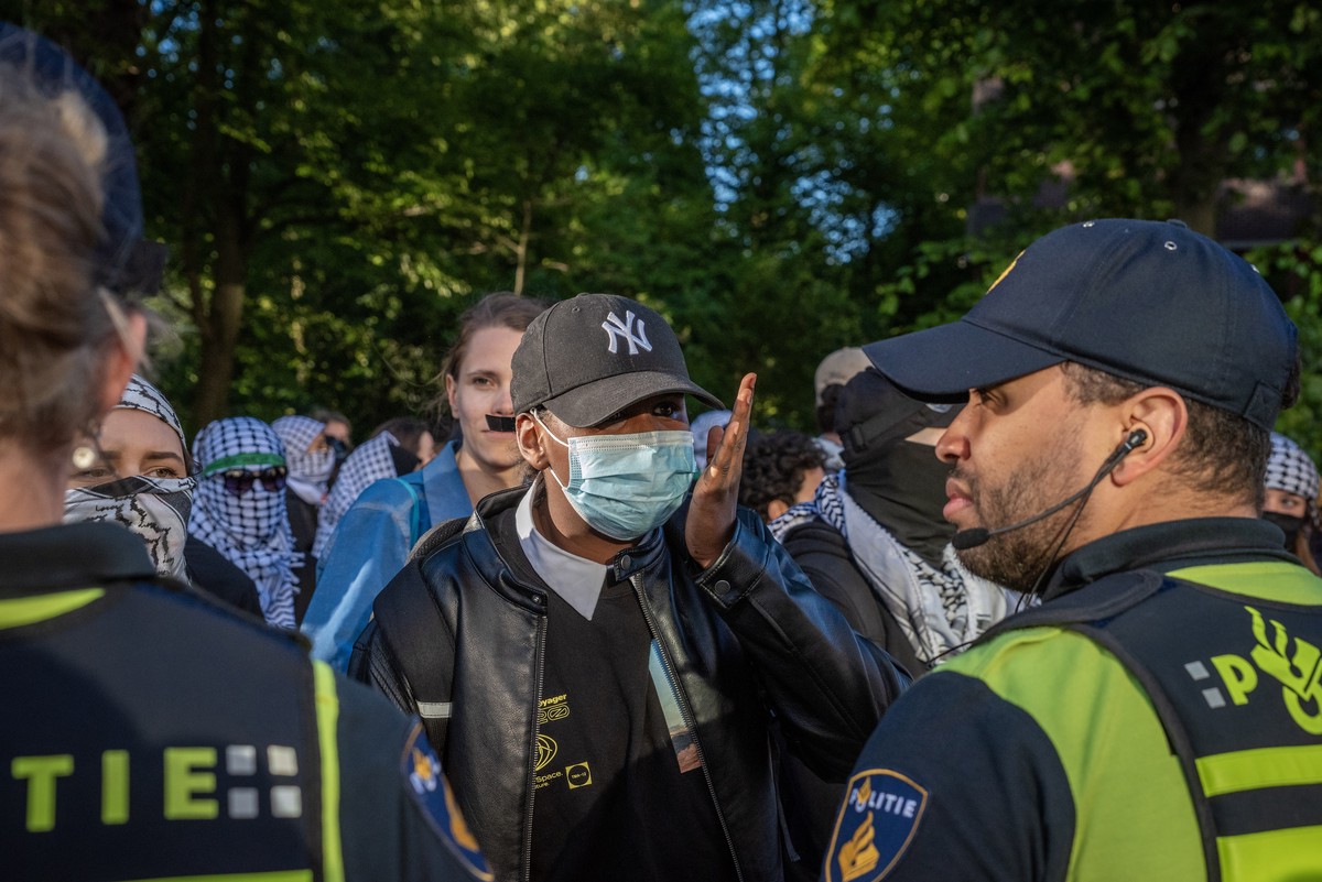 В Гааге прошла демонстрация против поставок оружия Украине