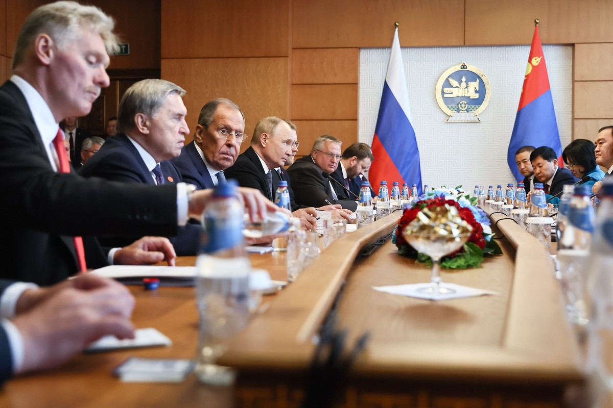 Шойгу не сопровождал Путина в Туве из-за сферы деятельности